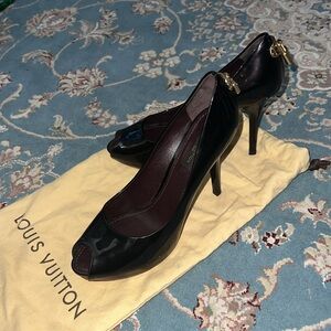 Louis Vuitton Peep Toe Pumps, size 37.5, chocolate patent leather